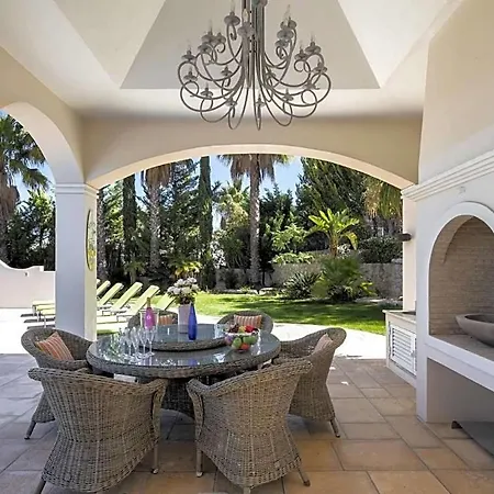 Ferrarias Sleeps 10 With Pool And Wifi Villa